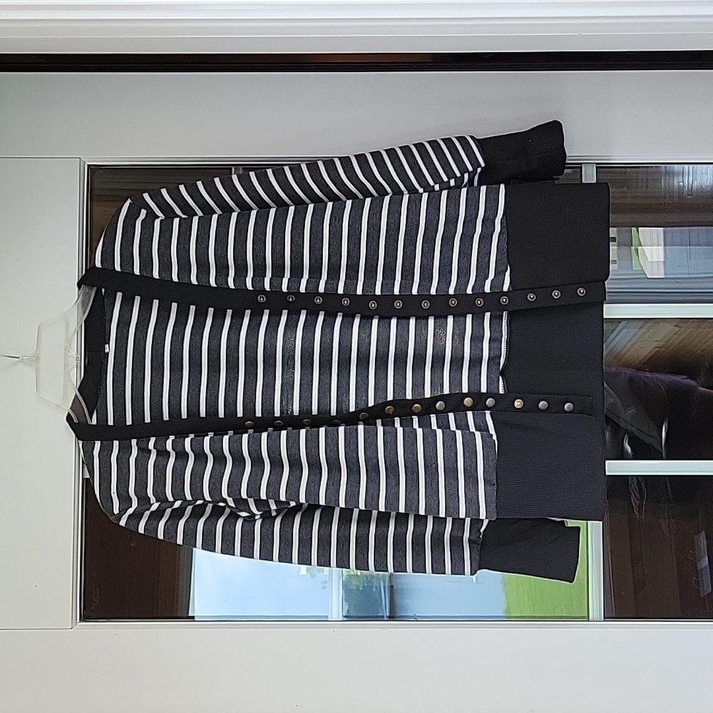Women's Sz S Black and White Snap Front Lightweight Cardigan